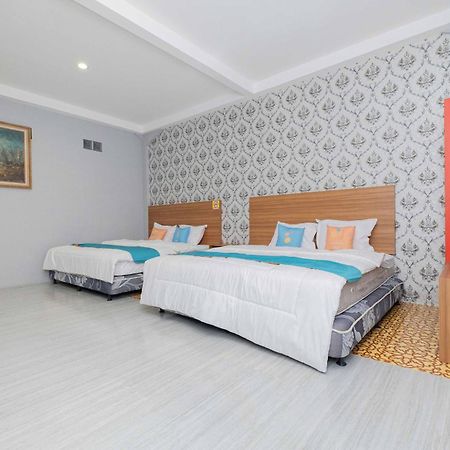 Sans Wm Hotel Blitar Exteriér fotografie