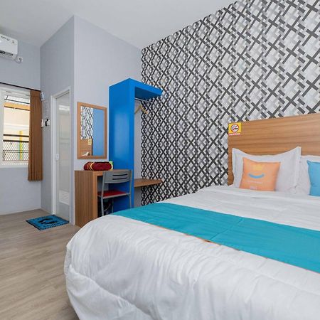 Sans Wm Hotel Blitar Exteriér fotografie