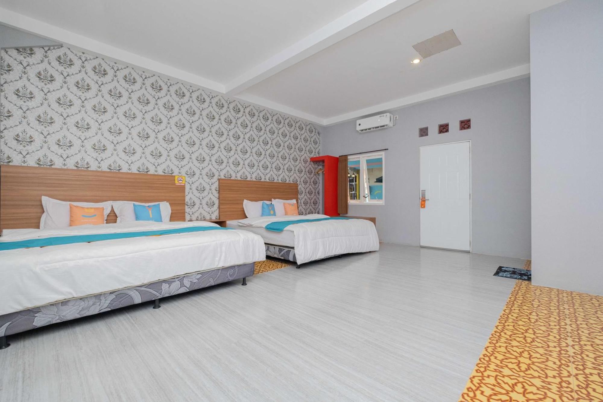 Sans Wm Hotel Blitar Exteriér fotografie
