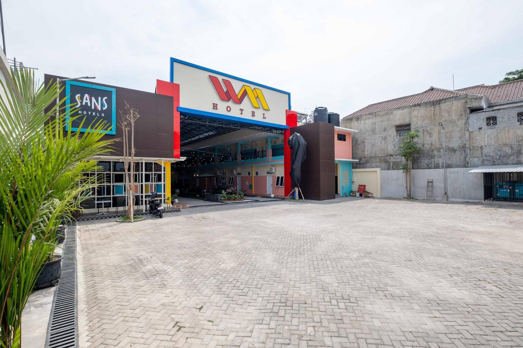 Sans Wm Hotel Blitar Exteriér fotografie