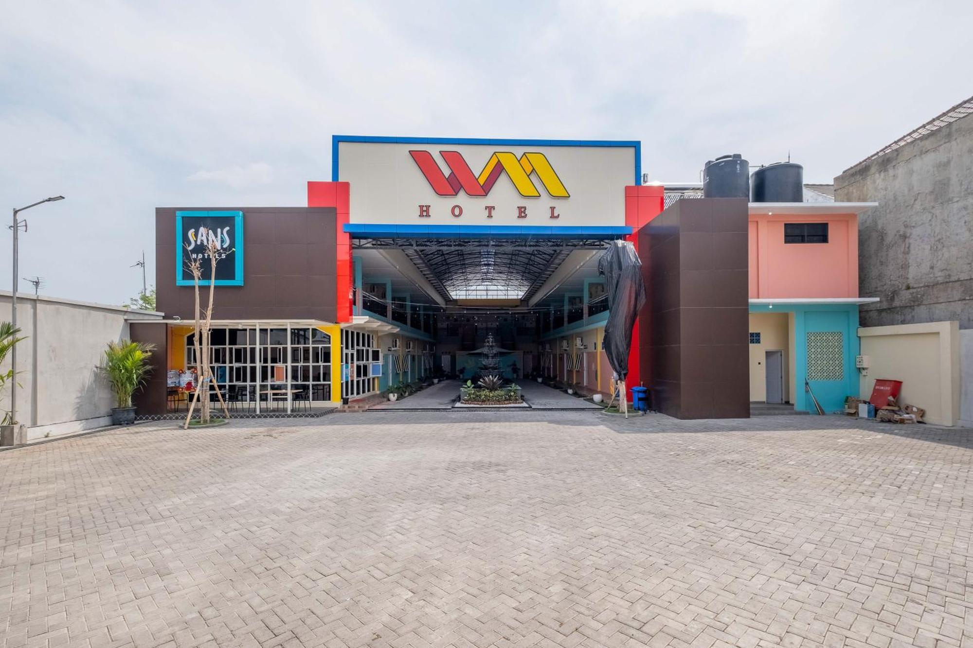 Sans Wm Hotel Blitar Exteriér fotografie