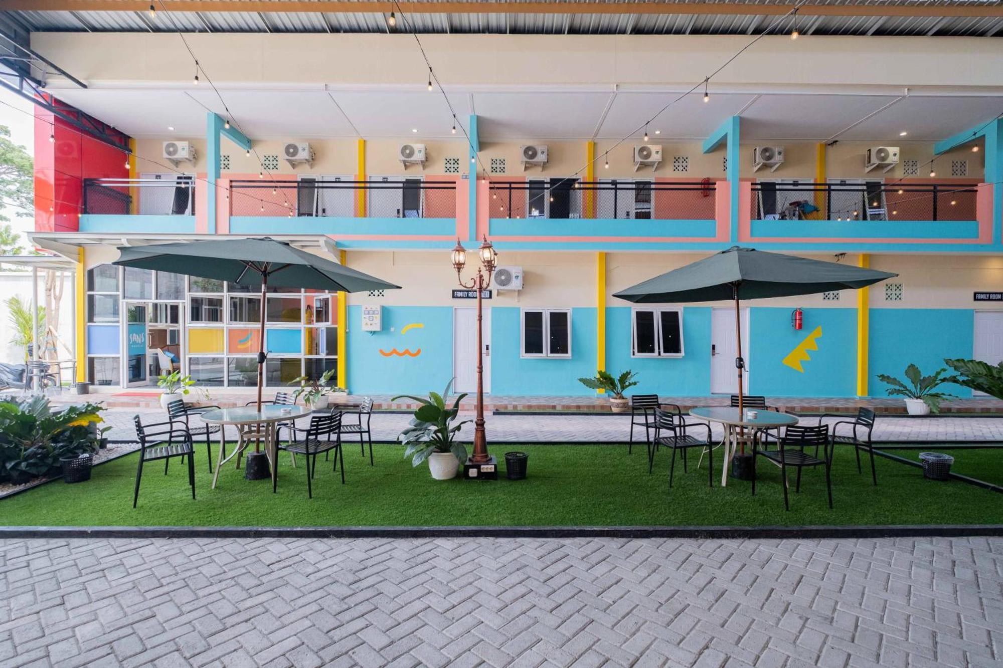 Sans Wm Hotel Blitar Exteriér fotografie